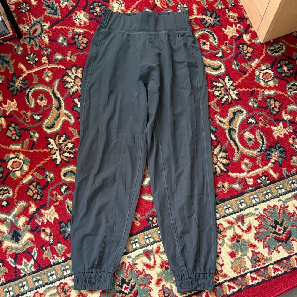 NWOT Halara Joggers